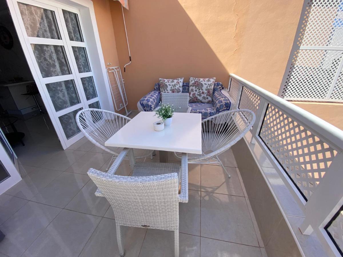 Beautiful Deluxe Apartment Sun And Sea Адехе Екстериор снимка