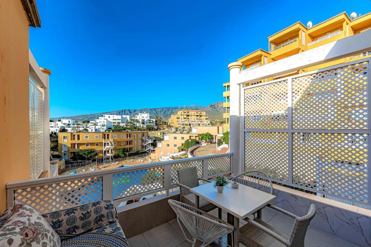 Beautiful Deluxe Apartment Sun And Sea Адехе Екстериор снимка